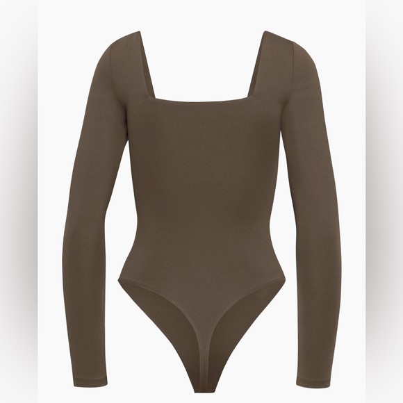 🤎ARITZIA CONTOUR SQUARENECK LONGSLEEVE BODYSUIT🤎 - Picture 2 of 3